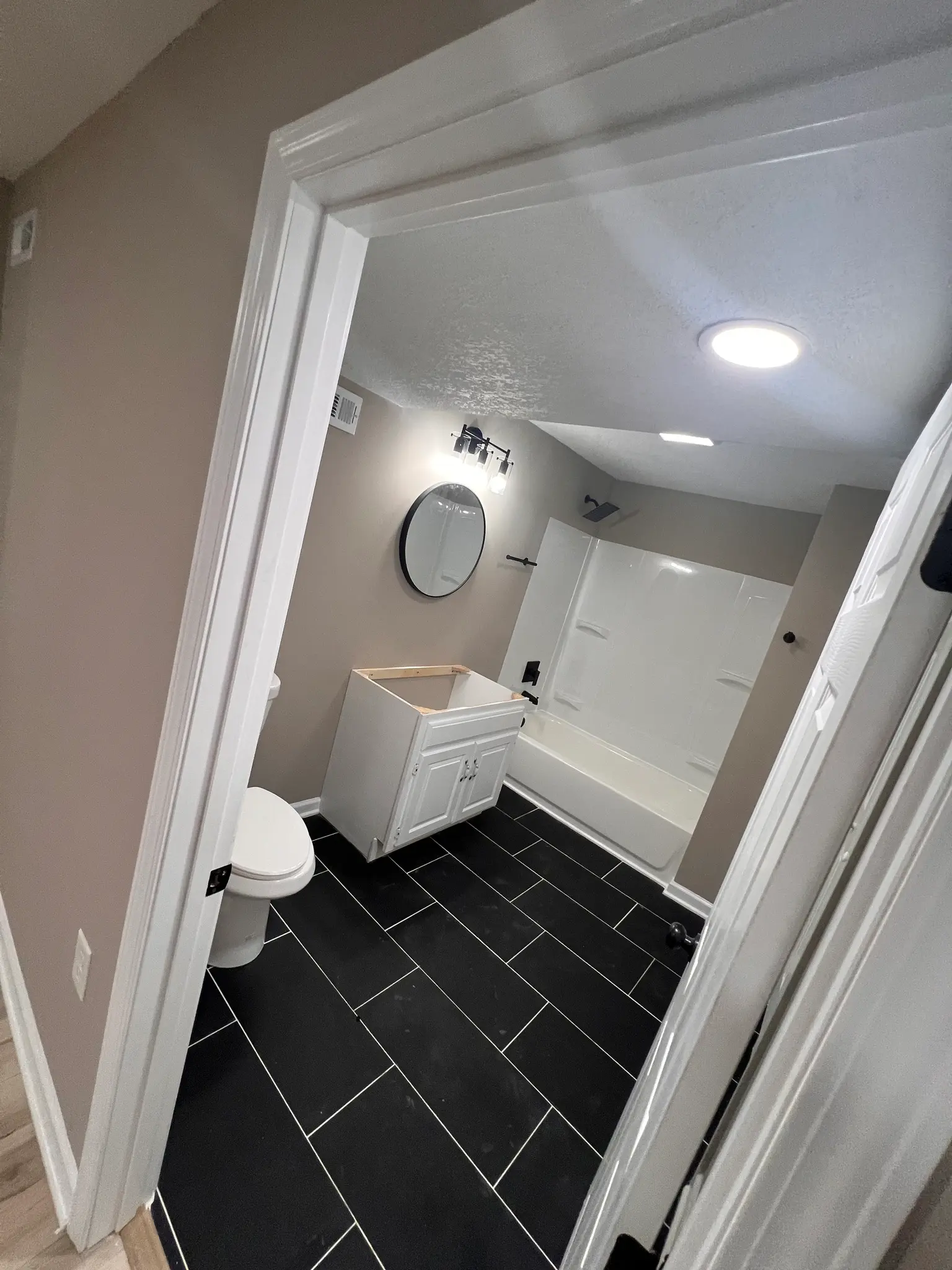 Painting (interior & exterior)